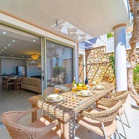 Kalkan Merkezde Modern, Havuzlu Dublex Holiday home