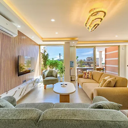 Stunning Modern Duplex In Kalkan בית נופש קס