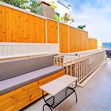 Kalkan Merkezde Modern, Havuzlu Dublex