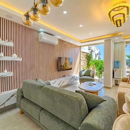 Kalkan Merkezde Modern, Havuzlu Dublex