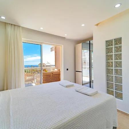 Stunning Modern Duplex In Kalkan בית נופש קס