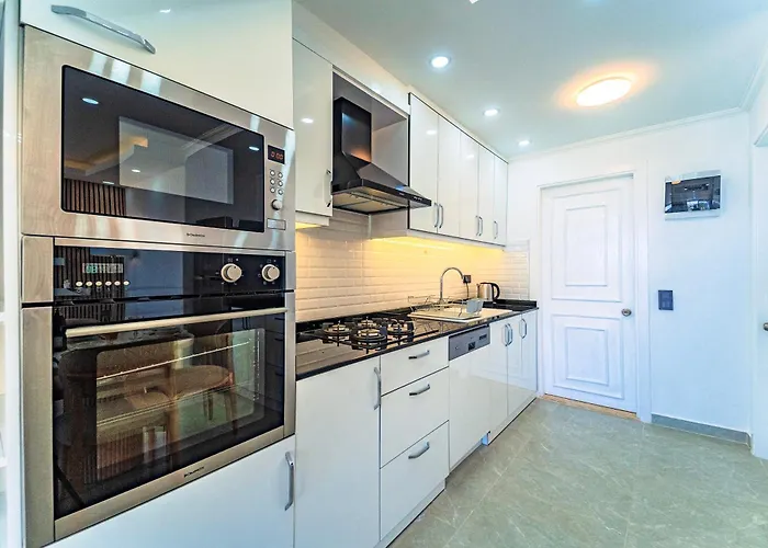 펜션 Stunning Modern Duplex In Kalkan 카스